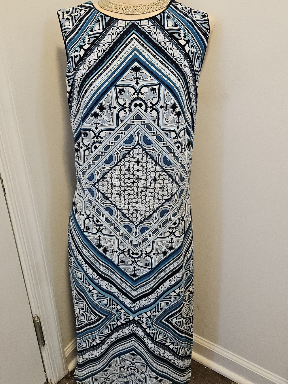 White House Black Market Sleeveless Geometric Jersey Midi Dress